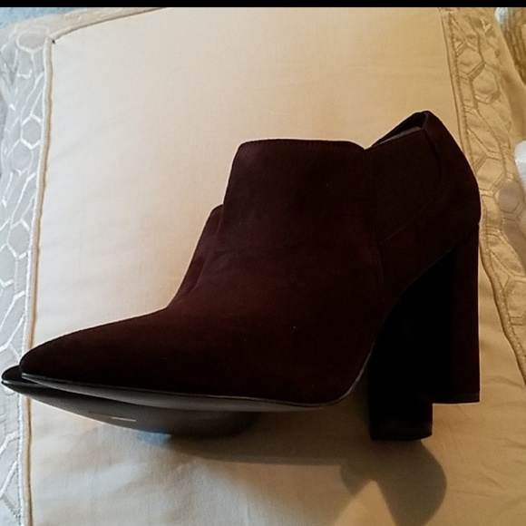 🎉HP🎊Marc Fisher brown suede pointed toe booties - Picture 3 of 4